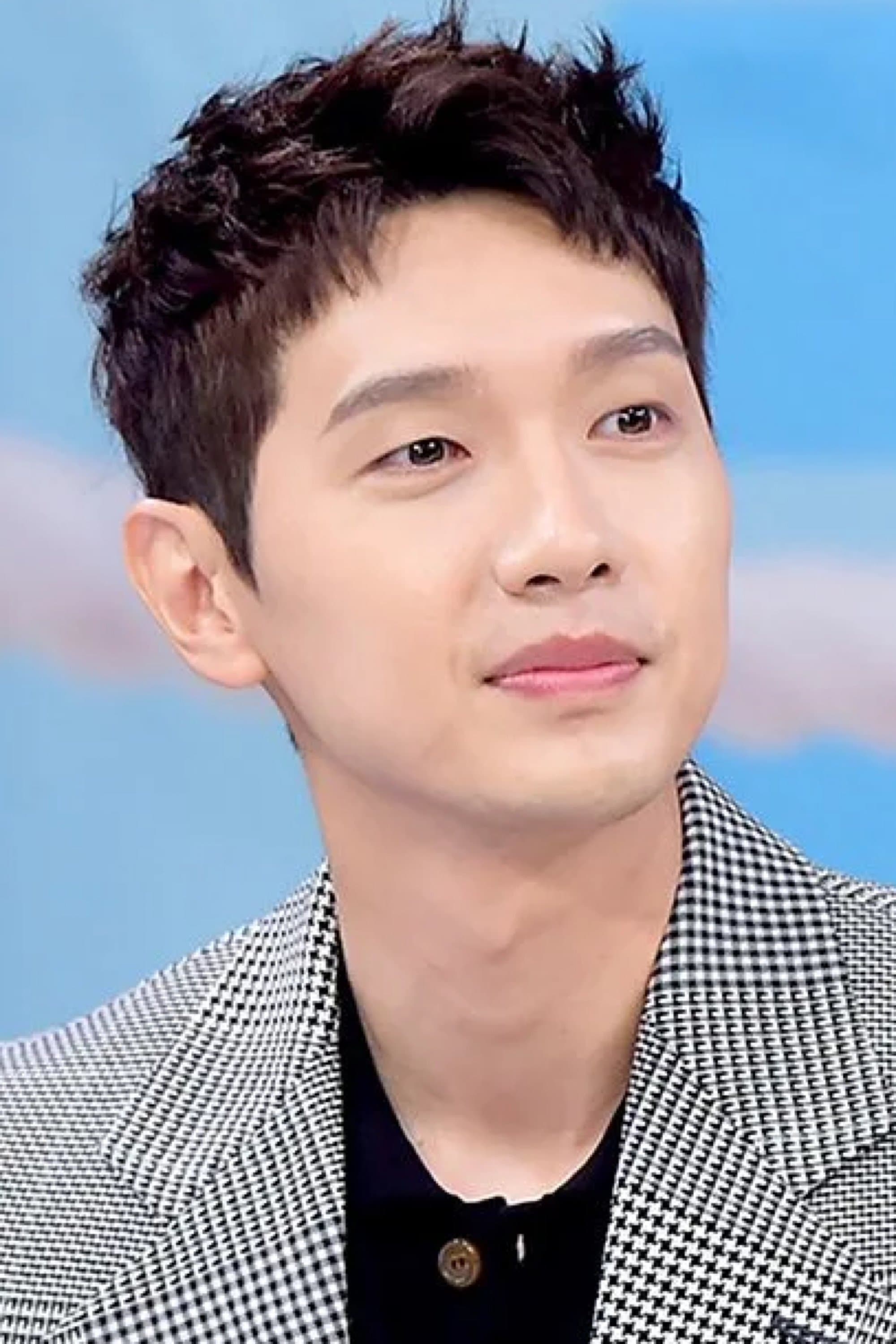 Ji Hyun-woo Profile Photo