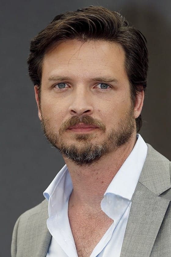 Aden Young Profile Photo