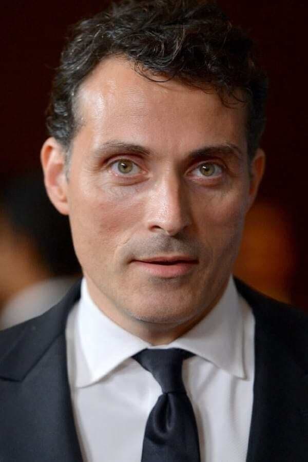 Rufus Sewell Profile Photo
