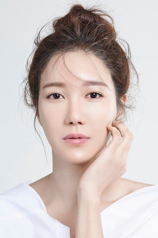 Lee Ji-ah Profile Photo
