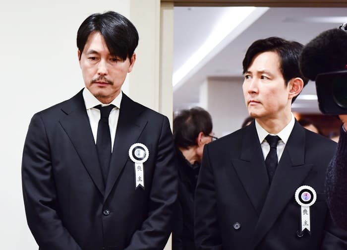 Ahn Sung Ki’s Wake: Lee Jung Jae, Jung Woo Sung Spotted as Chief Mourners