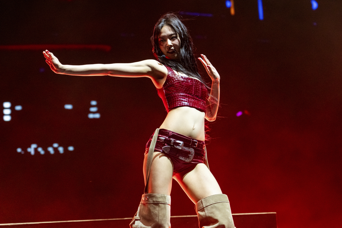 BLACNKPINK&#8217;s Jennie Devoured Coachella, Earning Praise from American Media