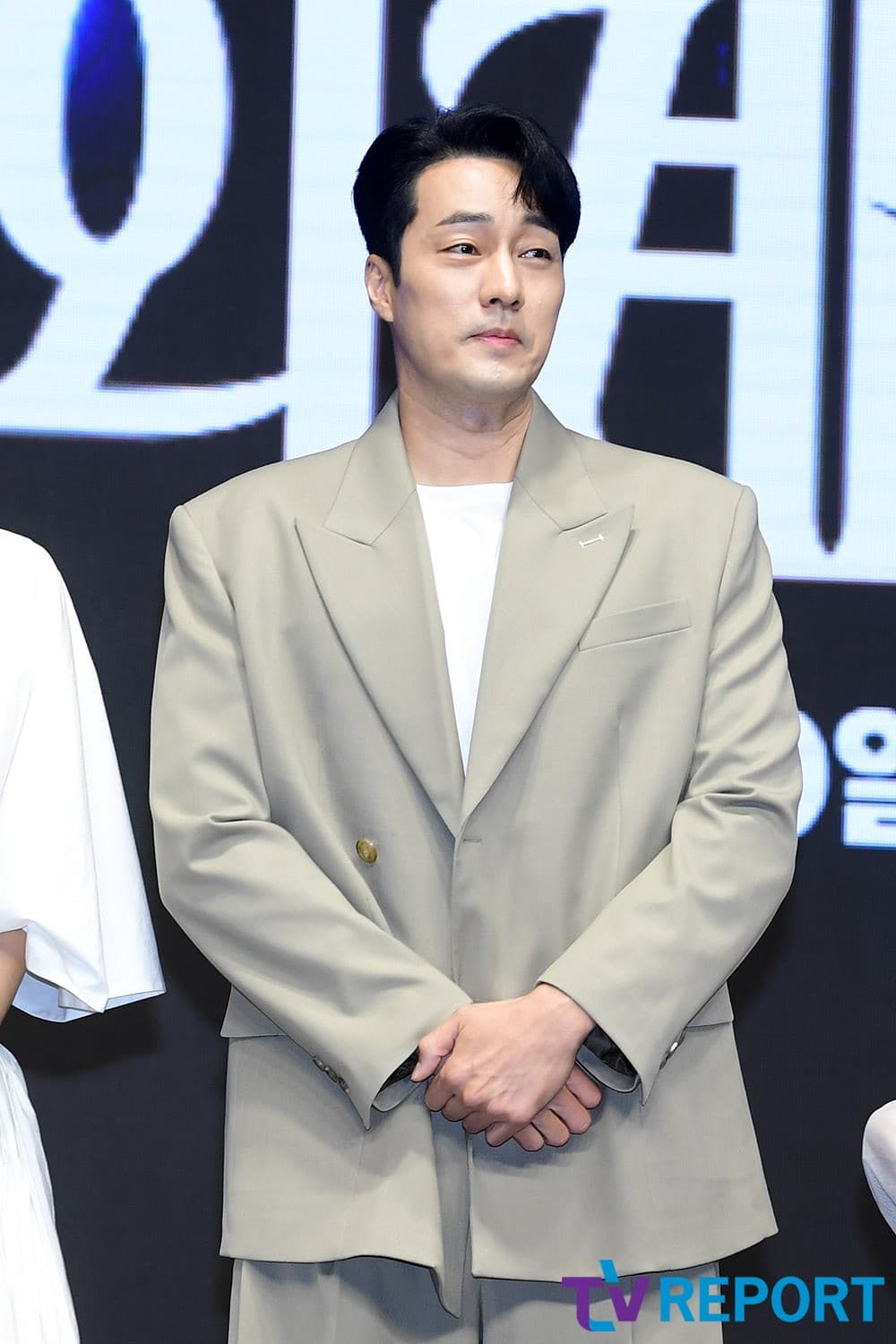 So Ji Sub in Talks to Lead Webtoon-Based Noir Drama &#8216;Plaza Wars&#8217;