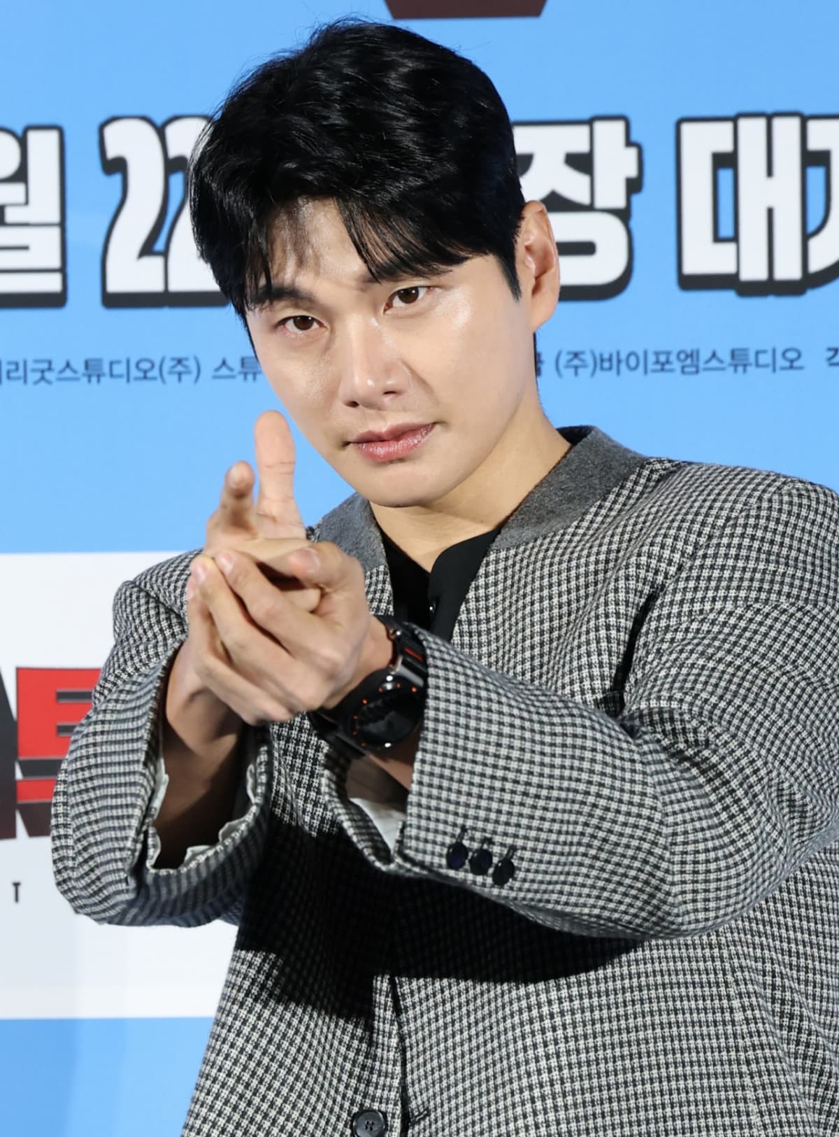 Lee Yi Kyung&#8217;s Accuser Claims Sexual Texts Are Real, Says She Lied Out of Fear