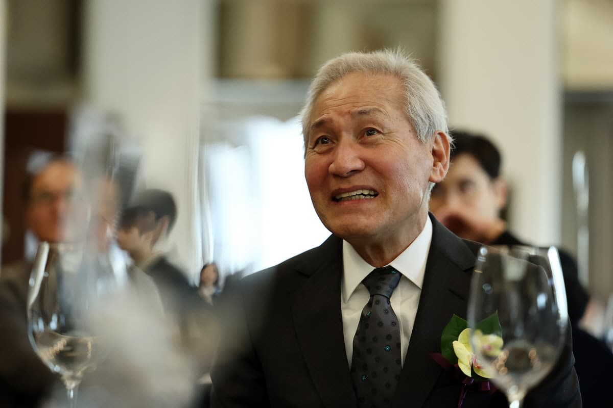 Ahn Sung Ki&#8217;s Blood Cancer Has Relapsed, Colleague Says He&#8217;s &#8216;Too Weak to Even Take Calls&#8217;