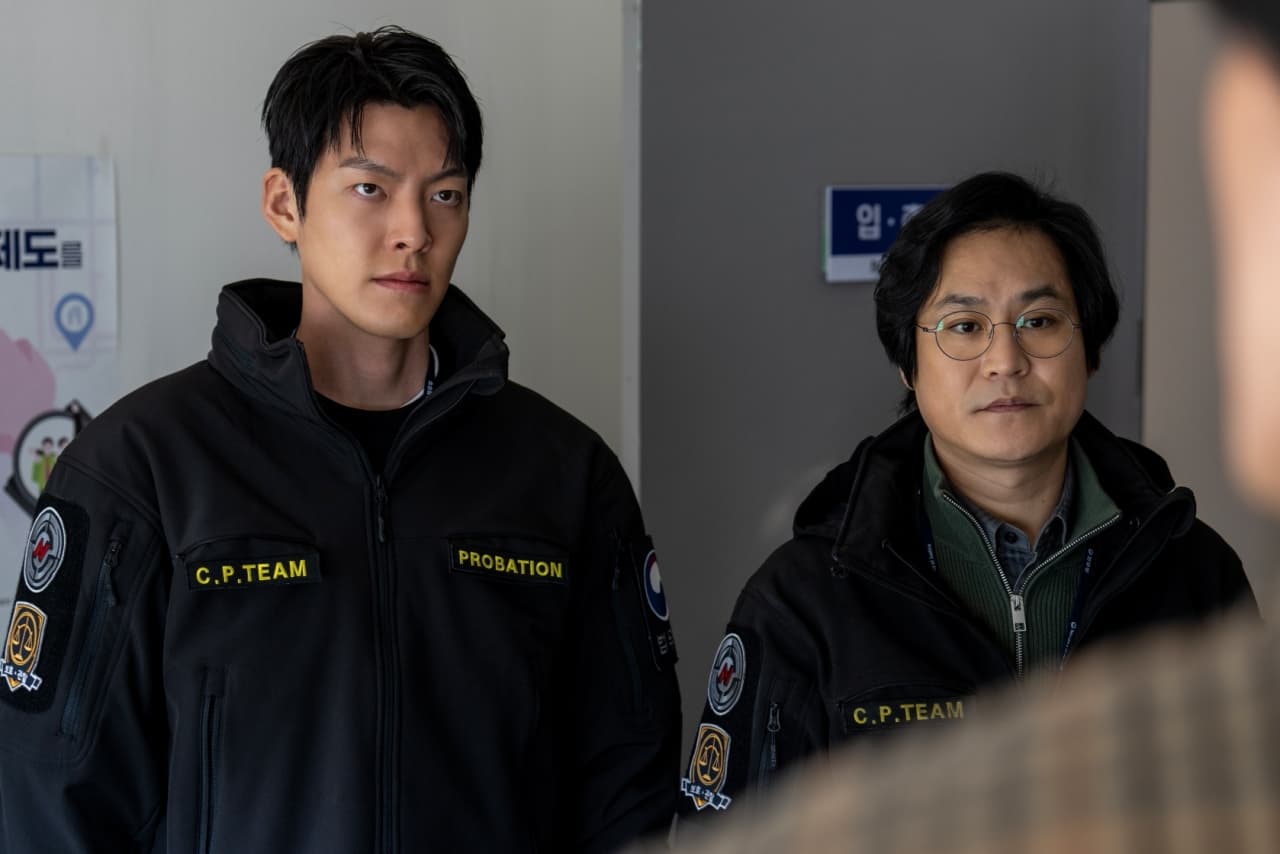 Fans Welcome Back Kim Woo Bin in Netflix &#8216;Officer Black Belt&#8217; + Reactions