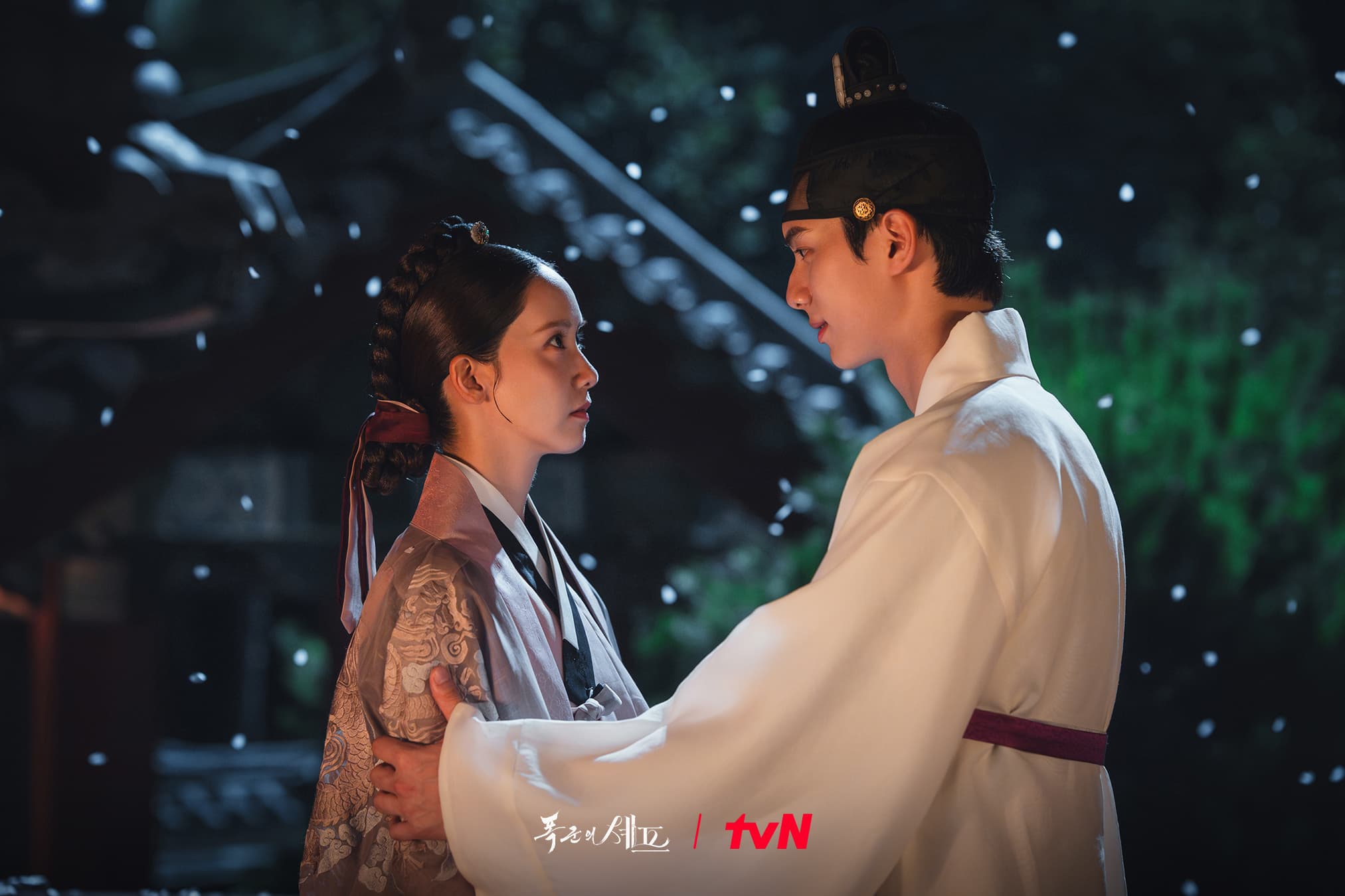 YoonA and Lee Chae Min Pick Their Favorite Scenes From Hit Drama &#8216;Bon Appétit, Your Majesty&#8217;