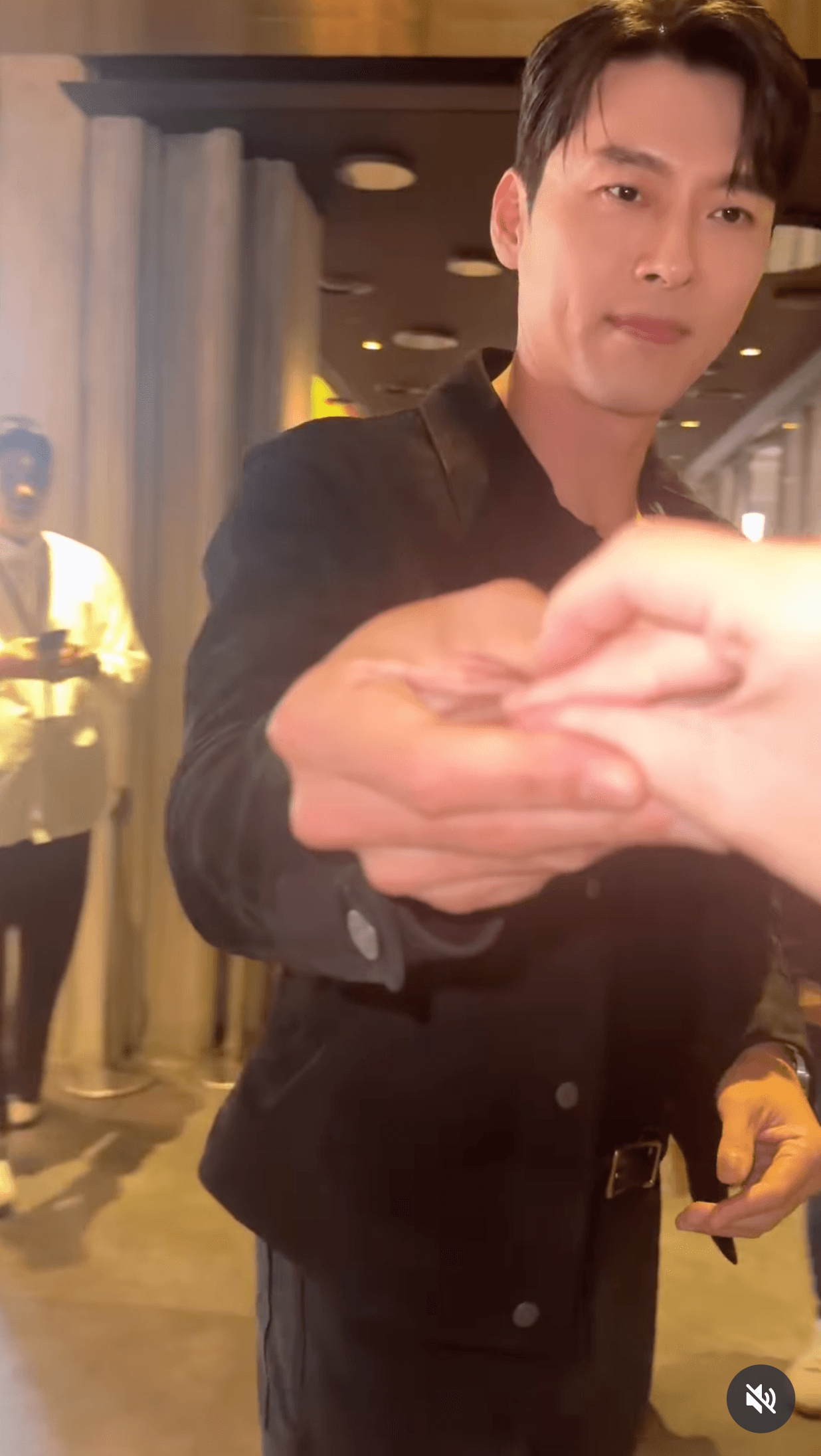 Hyun Bin Keeps His Hand Hearts Off-Limits—Saves Them Only for Son Ye Jin